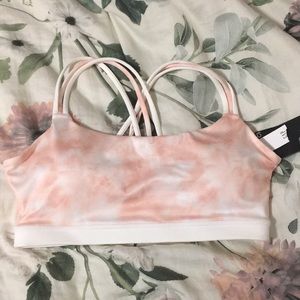 GapFit Eclipse Medium Support Strappy Sports Bra